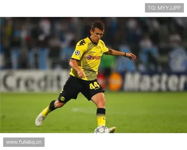 伊万·佩里西奇近期状态回暖,攻防表现持续提升 伊万·佩里西奇近期状态回暖,攻防表现持续提升