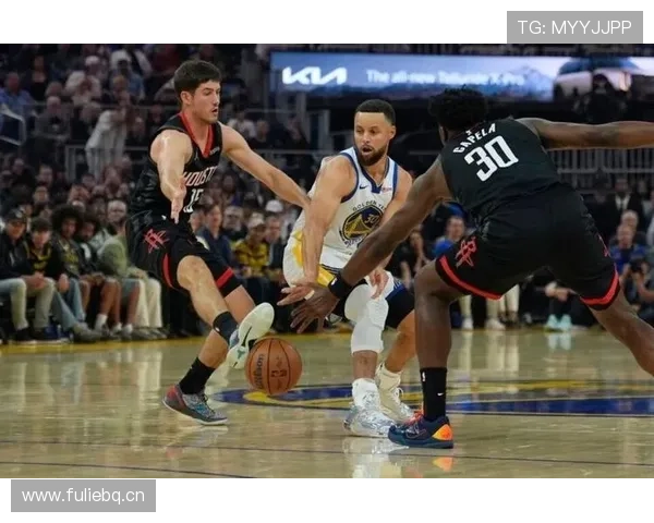 库里挡拆后外线效率提升，比上赛季命中结构更稳定