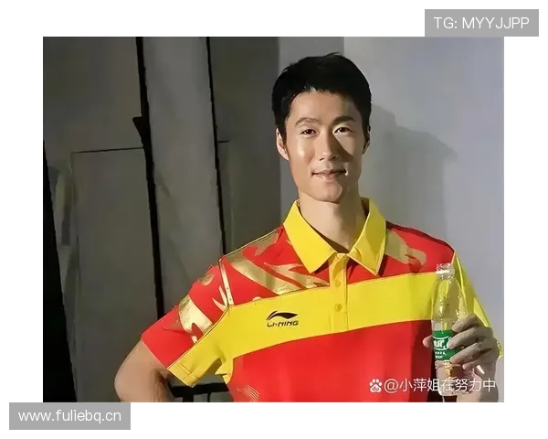 王励勤练球到深夜，这体能跟明星幕后团队有一拼吧？